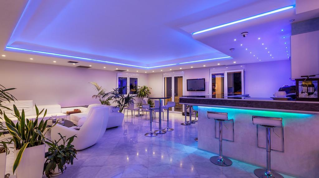Pearl Bay Hotel Apartments Vrontados Bagian luar foto