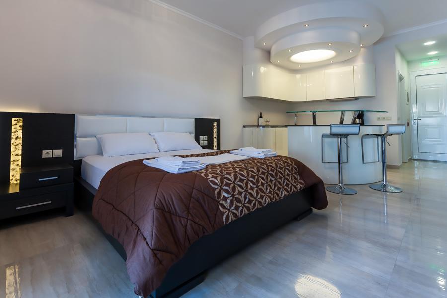 Pearl Bay Hotel Apartments Vrontados Bagian luar foto